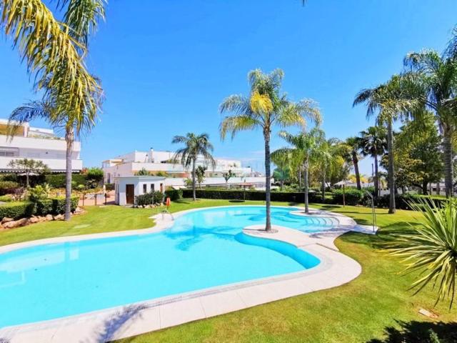 Apartamento en venta en Marbella, Nueva Andalucia photo 0