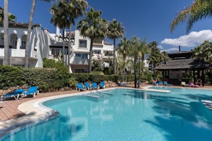 Apartamento en venta en Marbella, Puerto Banus photo 0