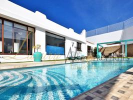 Chalet en venta en Cabo Blanco photo 0