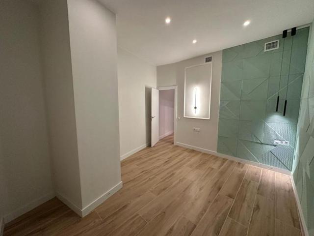 Apartamento en venta en Alicante, Carolinas altas photo 0