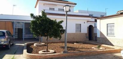 Casa con terreno en venta en Córdoba, Aeropuerto photo 0