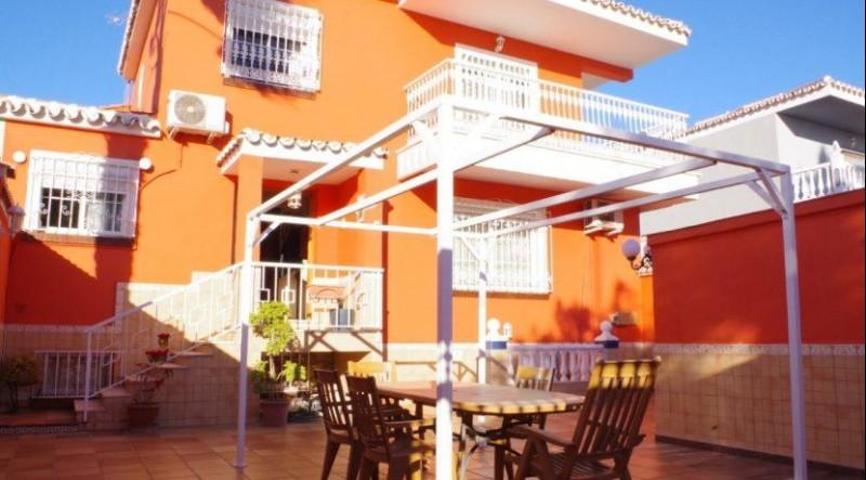 Chalet en venta en Torrox Costa, Calle Alheli, 29770 photo 0