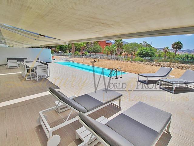 Apartamento en venta en Adeje, Calle Roques del Salmor, 38660 photo 0