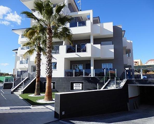 Apartamento en venta en Orihuela Costa photo 0