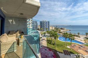 Apartamento en venta en Torrevieja, Torrevieja photo 0