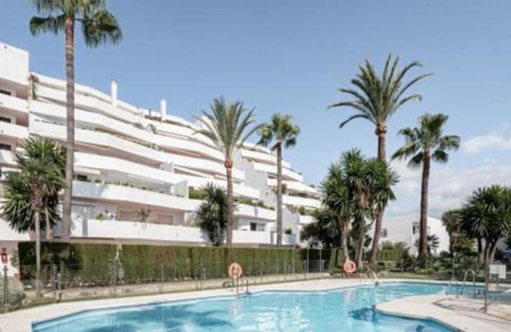 Apartamento en venta en Marbella, Nueva Andalucia - Jardines de Andalucia photo 0