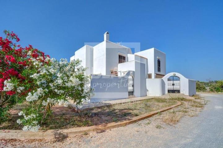 Bungalow en venta en Sant Josep de sa Talaia photo 0