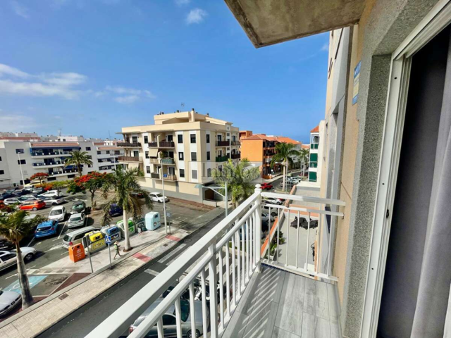 Apartamento en venta en Adeje, Adeje photo 0