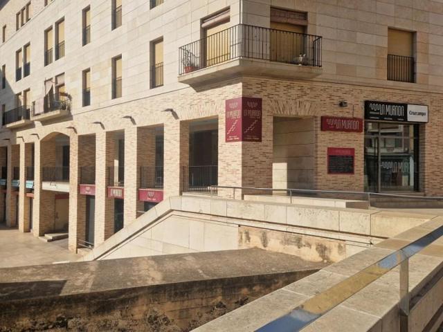 Local comercial en venta en Alzira, La vila photo 0