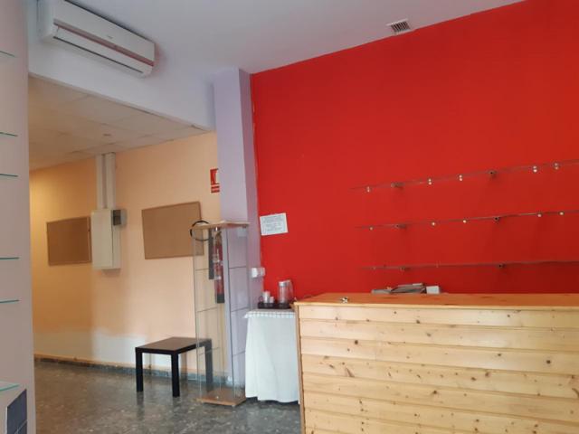 Local comercial en alquiler en Alcalá de Guadaira photo 0