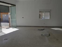 Local comercial en alquiler en Alcalá de Guadaira photo 0