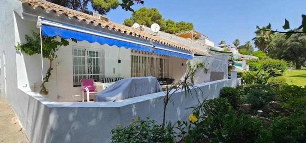 Adosada en venta en Marbella, Nueva Andalucia photo 0