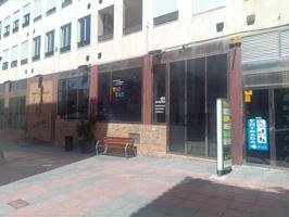 Local comercial en venta en Baza, Baza photo 0