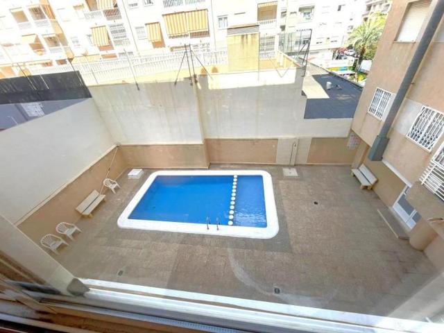 Apartamento en venta en Torrevieja, Centro photo 0