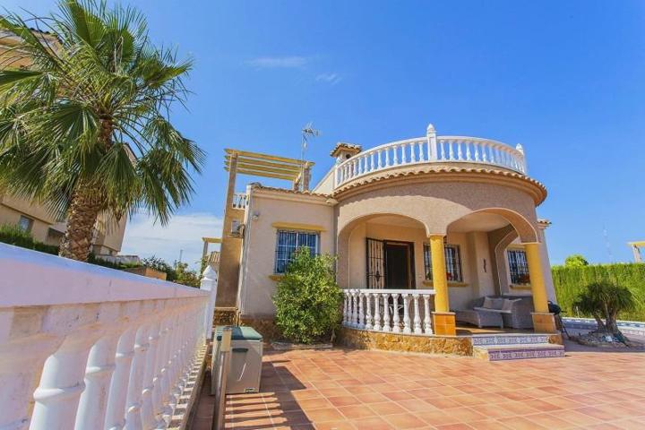 Chalet en venta en Guardamar del Segura, Urb el raso photo 0