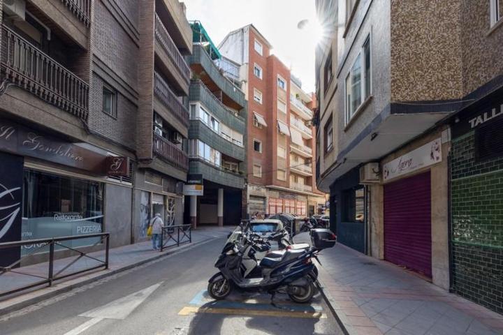 Duplex en venta en Granada, Centro photo 0