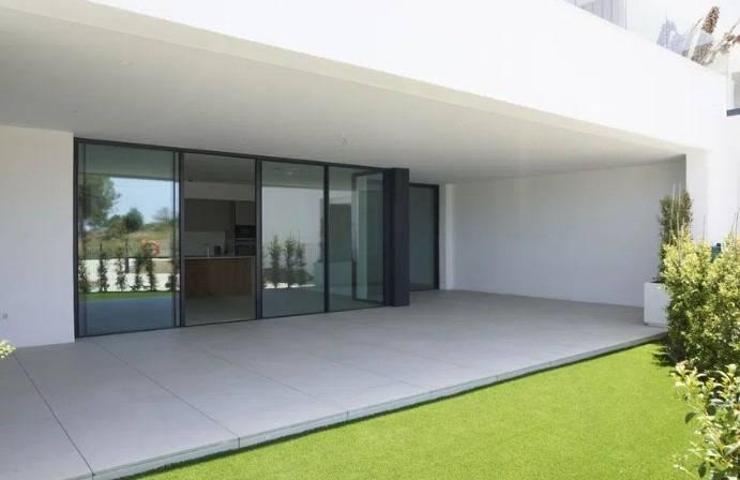 Planta baja en venta en Marbella, Cabopino photo 0