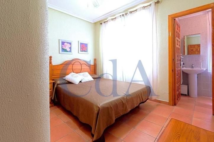 Bungalow en venta en Torrevieja, Avenida de Alemania, 03188 photo 0