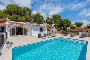 Chalet en venta en Moraira, Pinar de l´Advocat photo 0