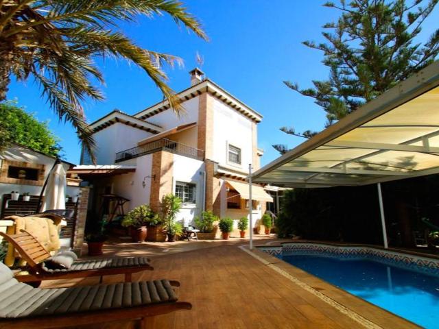 Chalet en venta en Torrevieja photo 0