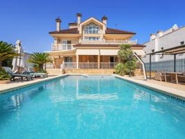 Chalet en venta en Torrevieja photo 0