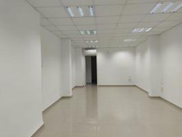 Local comercial en venta en Valencia, Valencia photo 0