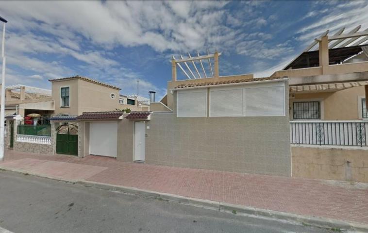 Adosada en venta en Torrevieja photo 0