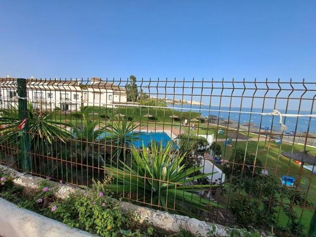 Apartamento en venta en Estepona photo 0