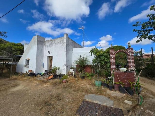 Casa con terreno en venta en Chiclana de la Frontera, El Almedral photo 0