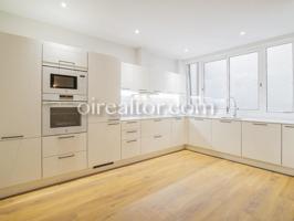 Apartamento en venta en Barcelona photo 0