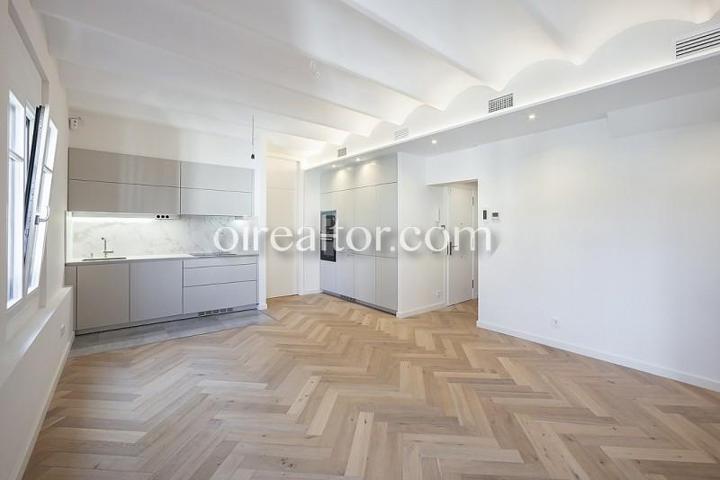 Apartamento en venta en Barcelona photo 0