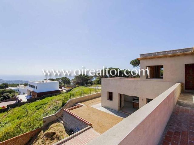 Casas de pueblo en venta en Sant Andreu de Llavaneres photo 0