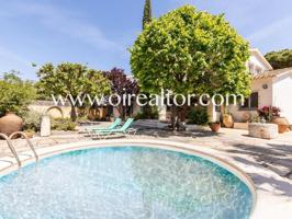 Casas de pueblo en venta en Alella photo 0