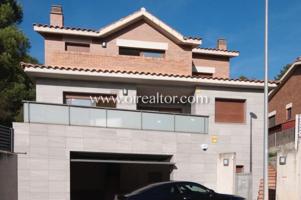 Casas de pueblo en venta en Dosrius photo 0