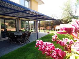 Casas de pueblo en venta en Sant Pol de Mar photo 0