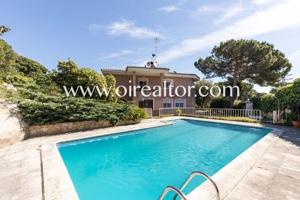 Casas de pueblo en venta en Sant Andreu de Llavaneres photo 0