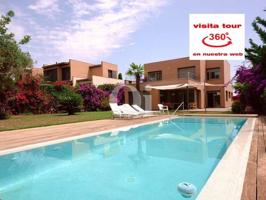 Casas de pueblo en venta en Sant Vicenç de Montalt photo 0