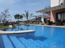 Casas de pueblo en venta en Sant Pol de Mar photo 0