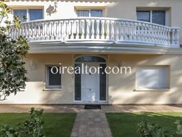 Casas de pueblo en venta en Premià de Dalt photo 0