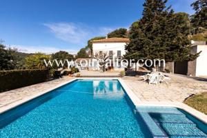 Casas de pueblo en venta en Òrrius photo 0