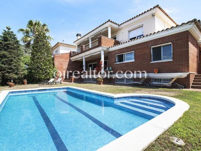 Casas de pueblo en venta en Teià photo 0