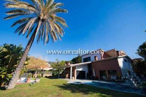 Casas de pueblo en venta en Premià de Dalt photo 0