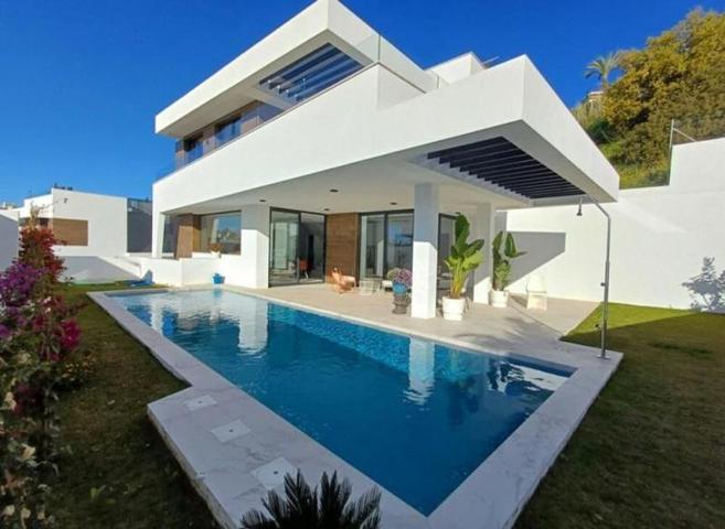 Chalet en venta en Estepona, Estepona East - Selwo photo 0