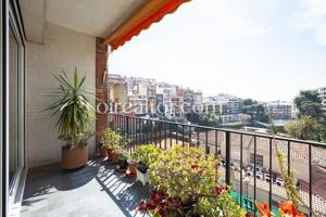 Apartamento en venta en Barcelona photo 0