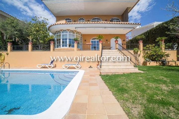 Casas de pueblo en venta en Teià photo 0