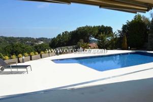 Casas de pueblo en venta en Sant Andreu de Llavaneres photo 0