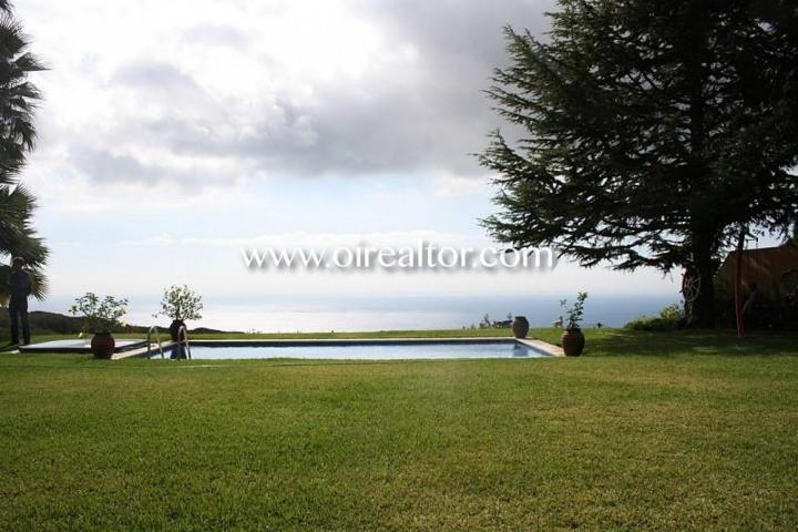Casas de pueblo en venta en Sant Andreu de Llavaneres photo 0