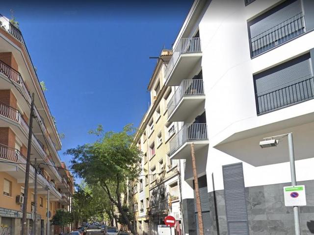 Local comercial en venta en Barcelona photo 0