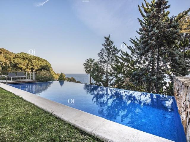 Casas de pueblo en venta en Blanes photo 0