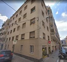 Local comercial en venta en Barcelona photo 0
